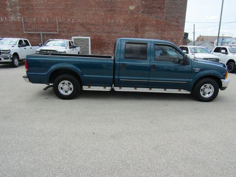 Used 2000 Ford F250 2WD Crew Cab Super Duty image 2