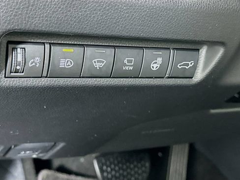 Used 2019 Toyota RAV4 Limited w/ Advanced Technology Package FWD image 10