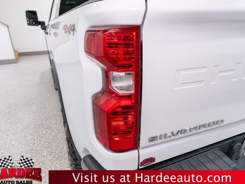Used 2024 Chevrolet Silverado 2500 Custom w/ Custom Value Package AWD/4WD image 9