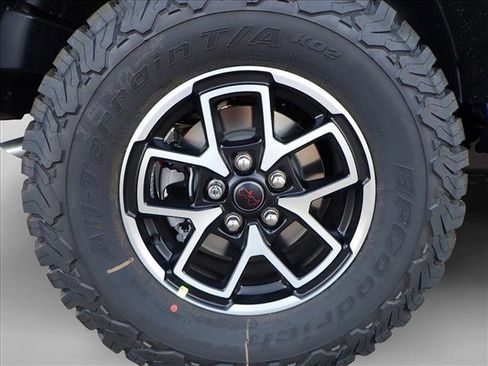 New 2025 Jeep Wrangler Unlimited Rubicon w/ Convenience Group AWD/4WD image 7