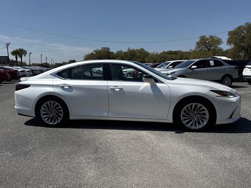 Used 2022 Lexus ES 350 Ultra Luxury w/ Accessory Package 2 image 6