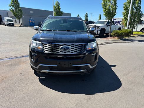 Used 2019 Ford Explorer Platinum AWD/4WD image 2