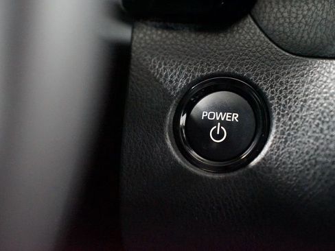 Certified 2025 Toyota Camry SE image 21