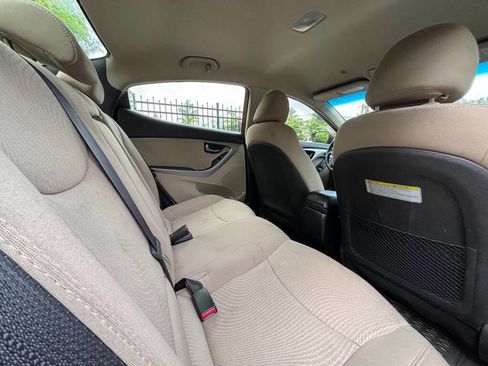 Used 2015 Hyundai Elantra SE w/ Option Group 02 image 18