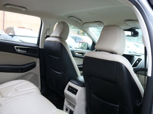 Used 2022 Ford Edge Titanium image 32