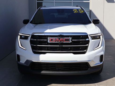 Used 2025 GMC Acadia Elevation image 5