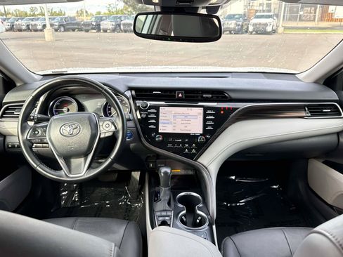 Used 2020 Toyota Camry XLE w/ Carpet Mat Package FWD image 14