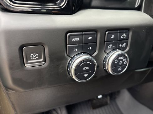 Used 2023 GMC Sierra 1500 AT4 w/ AT4 Premium Package AWD/4WD image 13