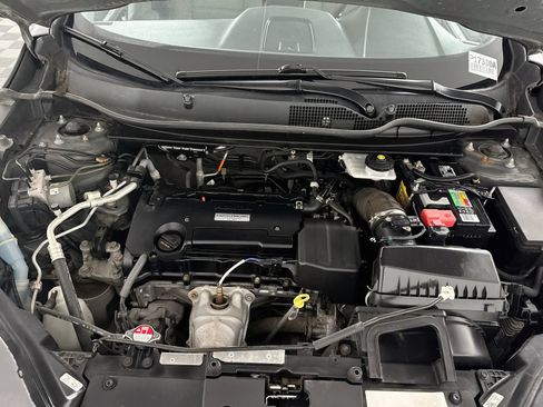 Used 2017 Honda CR-V LX image 10