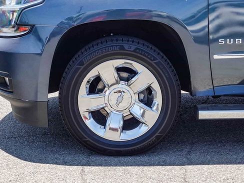 Used 2019 Chevrolet Suburban LT w/ LT Signature Package image 10