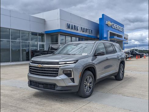 New 2026 Chevrolet Traverse LT w/ LPO, Floor Liner Package FWD image 1
