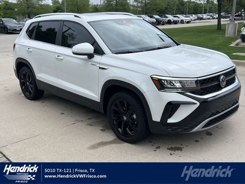 Certified 2023 Volkswagen Taos SE w/ Panoramic Sunroof Package FWD image 1