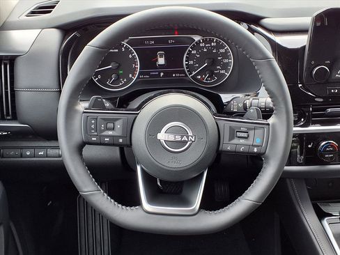 New 2025 Nissan Pathfinder SL image 15