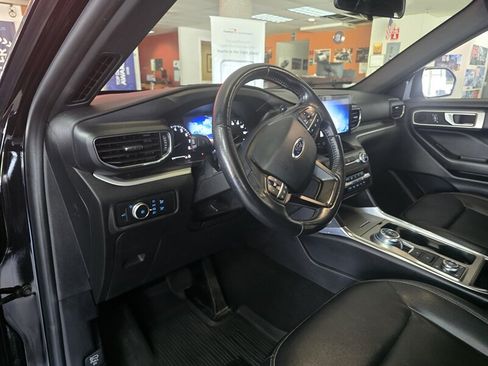 Used 2020 Ford Explorer XLT w/ Equipment Group 202A AWD/4WD image 8