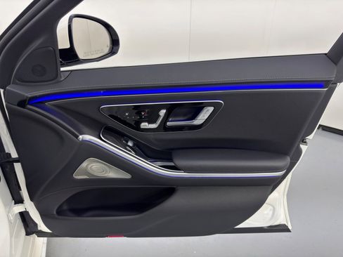 Used 2022 Mercedes-Benz S 500 4MATIC w/ AMG Line Package image 58