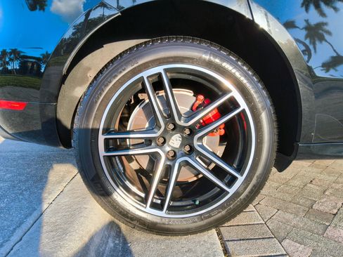 Used 2018 Porsche Macan Turbo AWD/4WD image 44