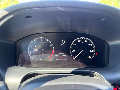 Used 2024 Honda HR-V Sport image 17