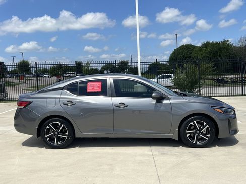 Used 2024 Nissan Sentra SV FWD image 3