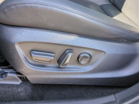 Used 2023 Toyota Crown image 12