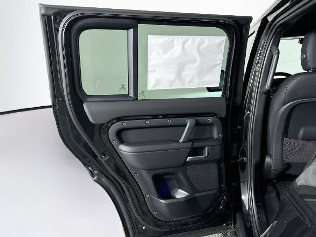New 2026 Land Rover Defender 110 X-Dynamic SE AWD/4WD image 21