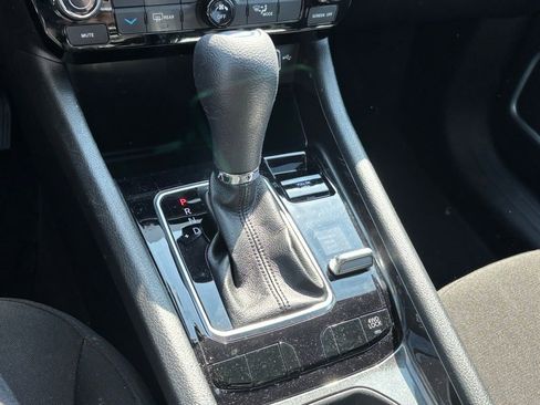 Used 2024 Jeep Compass Sport image 12