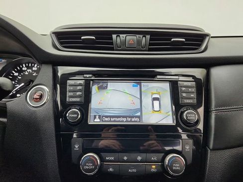 Used 2017 Nissan Rogue SL image 31