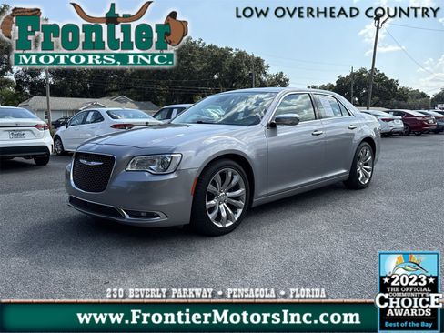 Used 2018 Chrysler 300 Limited w/ Safetytec Plus Group image 1