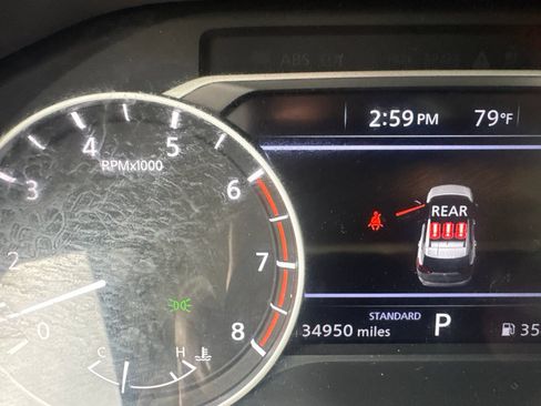 Used 2025 Nissan Rogue SV FWD image 14