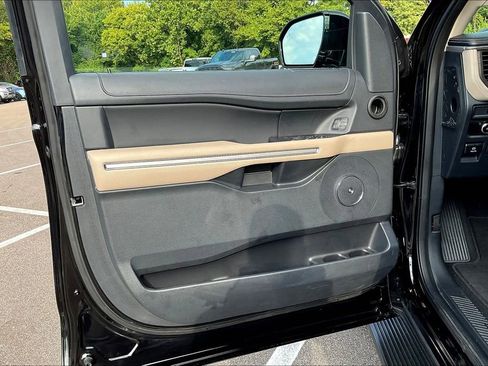 Used 2024 Ford Expedition Max Limited image 23