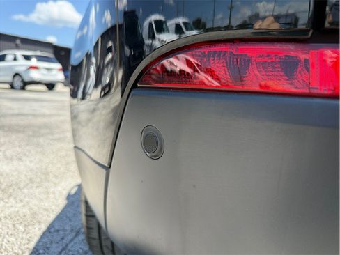 Used 2019 Land Rover Discovery Sport SE AWD/4WD image 16