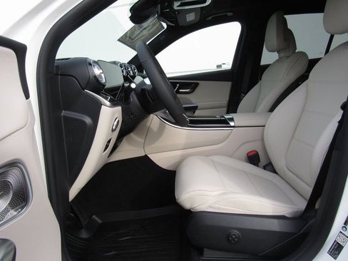 New 2026 Mercedes-Benz GLC 300 4MATIC image 9