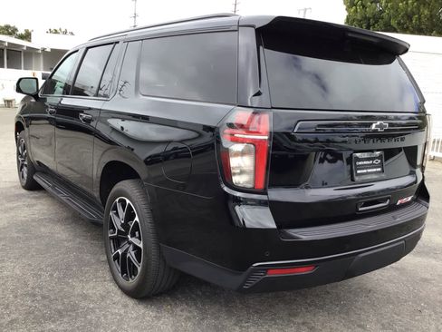 Used 2024 Chevrolet Suburban RST w/ Luxury Package image 4