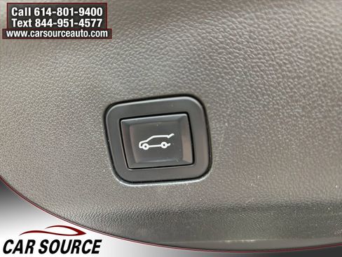 Used 2023 Chevrolet Suburban Premier AWD/4WD image 8