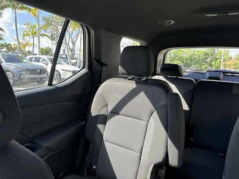 Used 2023 Chevrolet Traverse LT image 18
