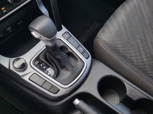 Used 2022 Kia Seltos LX image 16