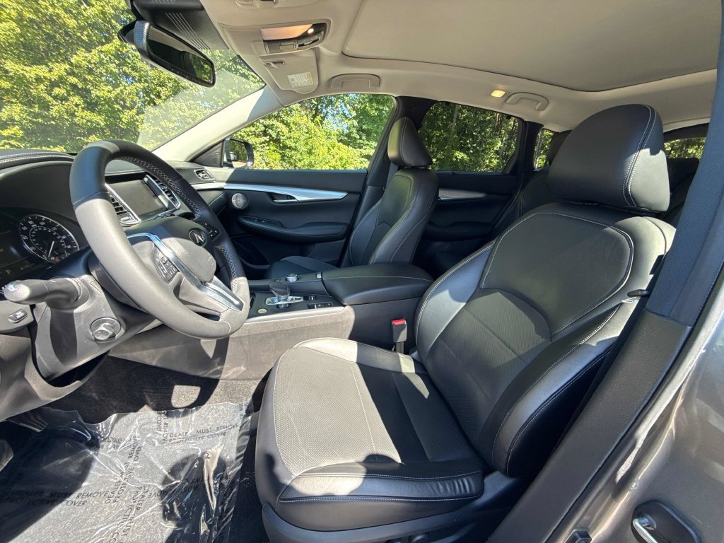 Used 2020 INFINITI QX50 Sensory w/ Climate Package FWD image 11