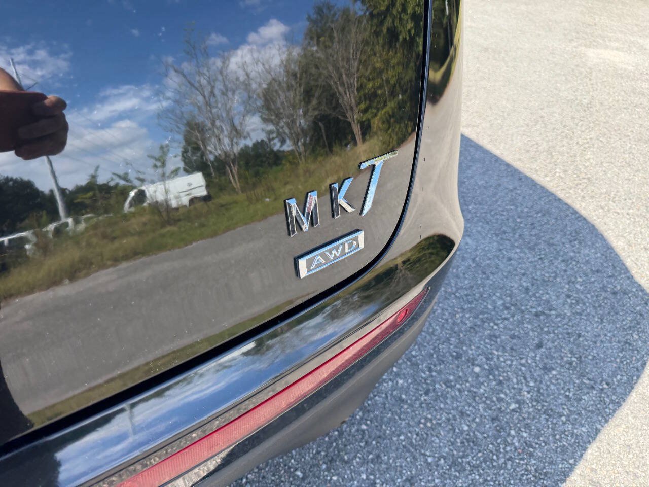 Used 2015 Lincoln MKT AWD image 34