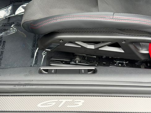 Used 2026 Porsche 911 GT3 RWD image 24