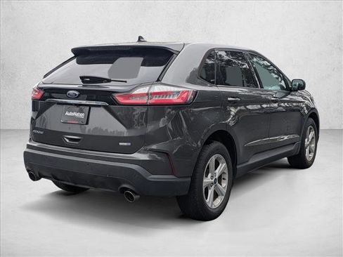 Used 2020 Ford Edge SE image 2