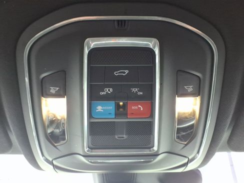 Certified 2023 Jeep Grand Cherokee Altitude image 18