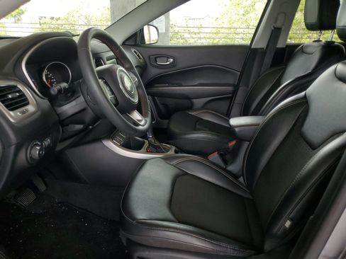 Used 2021 Jeep Compass Latitude w/ Driver Assistance Group image 17