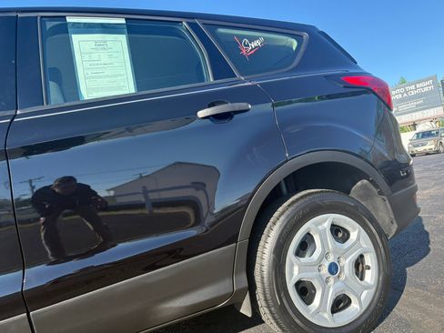 Used 2019 Ford Escape S image 5