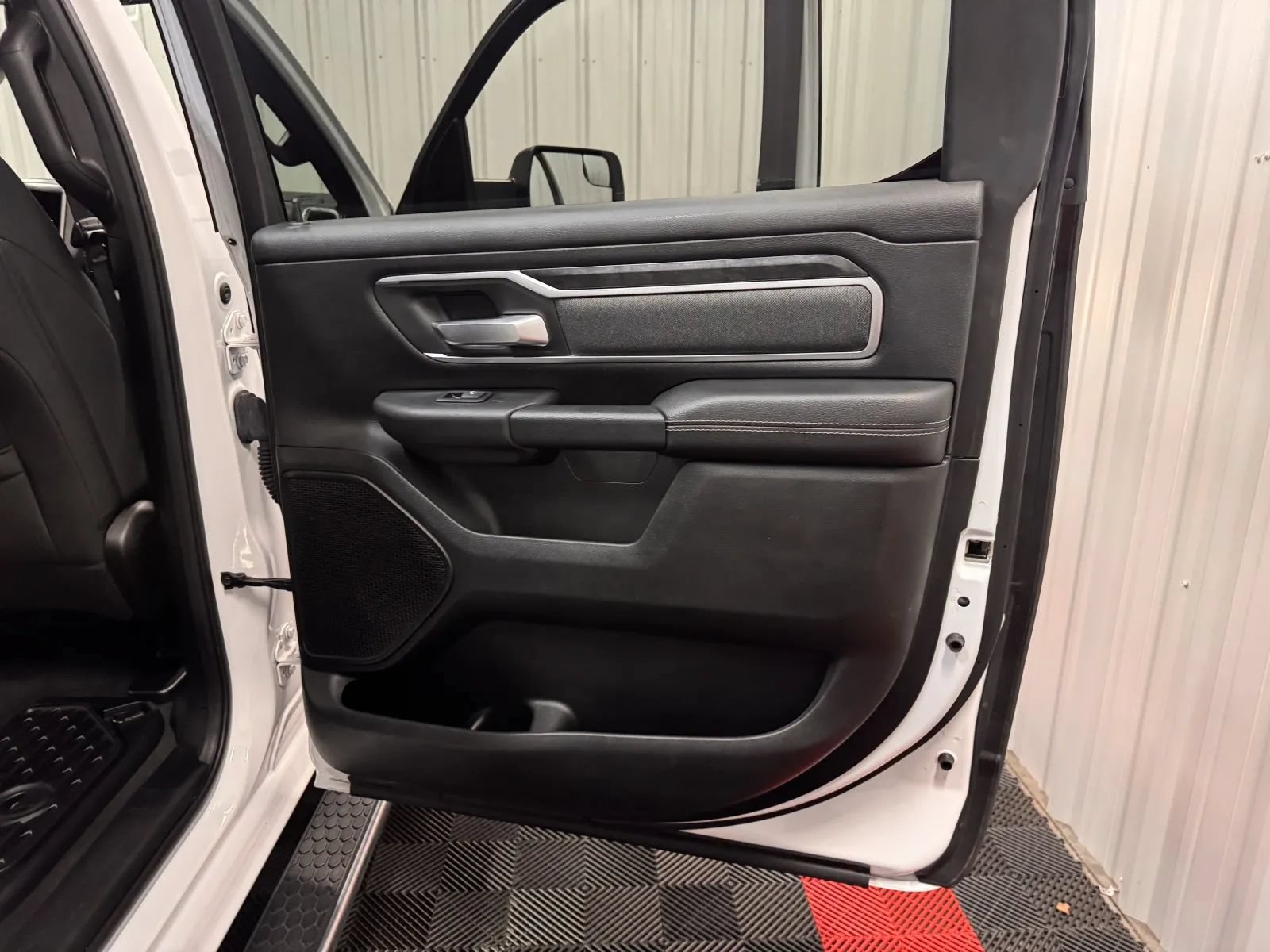 Used 2019 RAM 1500 Big Horn AWD/4WD image 36
