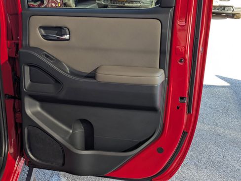 Used 2022 Nissan Frontier SV w/ Technology Package image 26