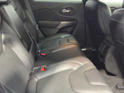 Used 2021 Jeep Cherokee Latitude Lux w/ Comfort/Convenience Group FWD image 15