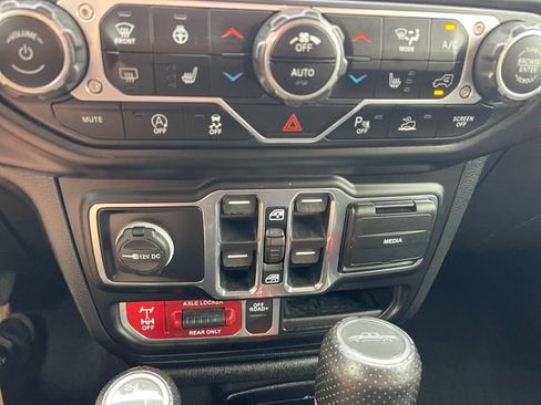 Used 2020 Jeep Gladiator Mojave AWD/4WD image 22