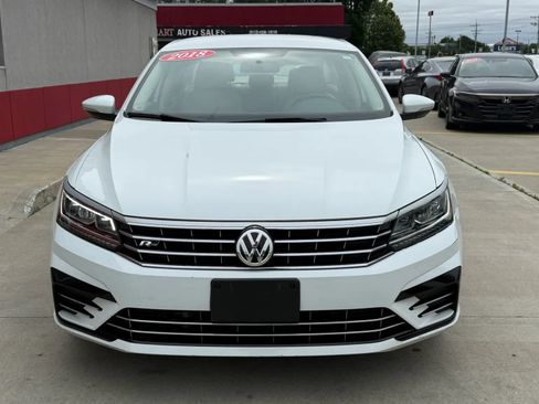 Used 2018 Volkswagen Passat 2.0T R-Line w/ R-Line Lighting Package FWD image 6