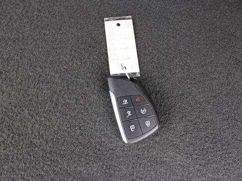 Used 2025 Chevrolet Suburban Z71 image 33