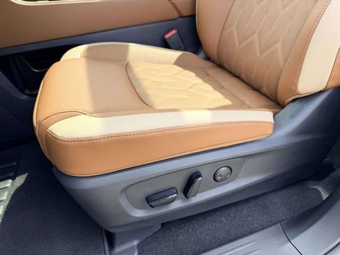 New 2026 Nissan Pathfinder Platinum AWD/4WD image 15