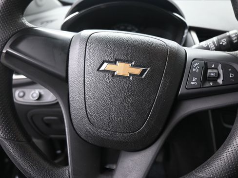 Used 2018 Chevrolet Trax LS image 16